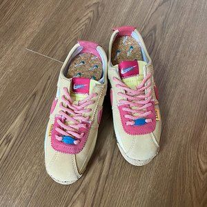 Nike Low Top Colorblock Casual Sneakers